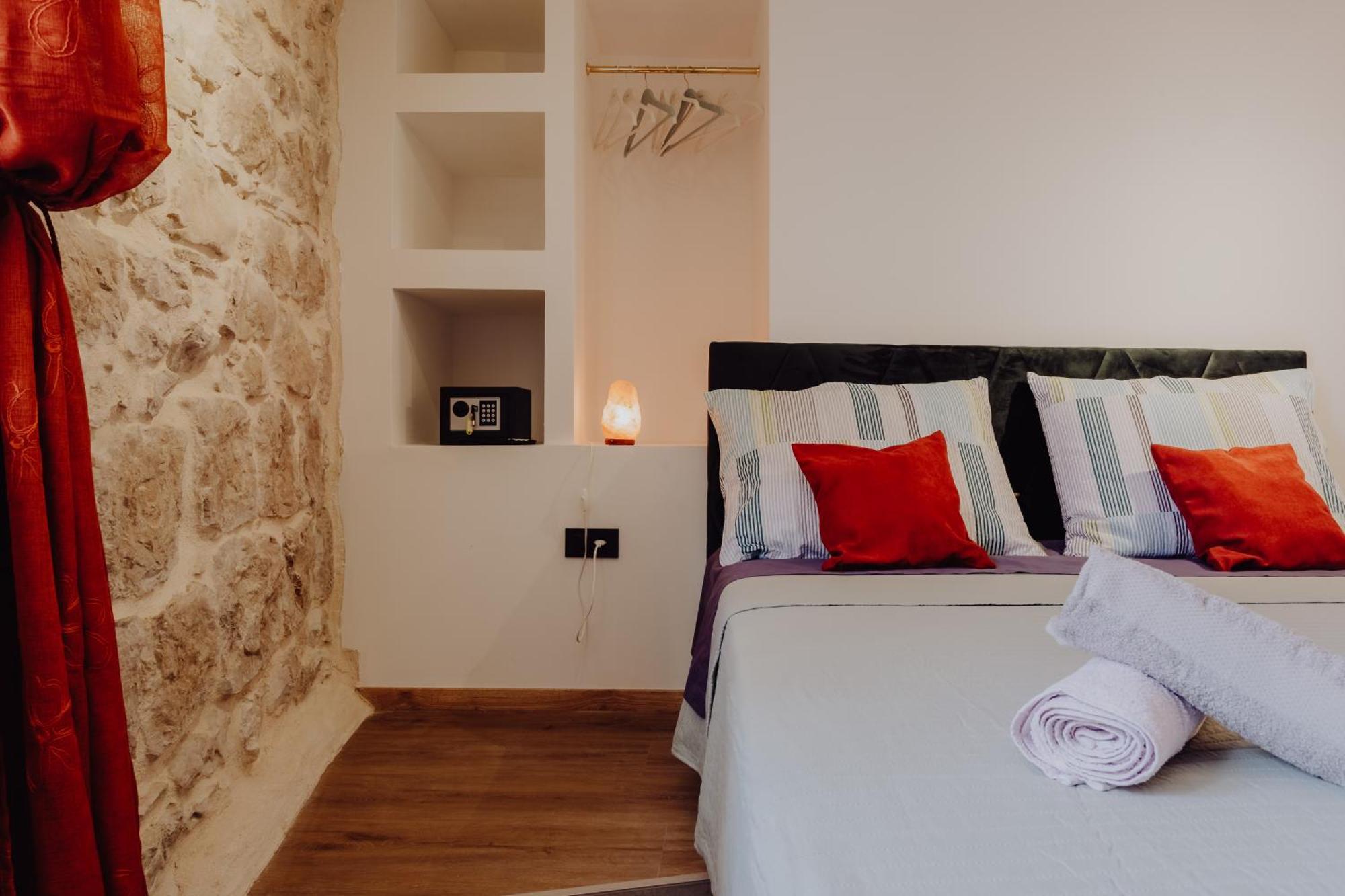 Apartma Twenty 5 *